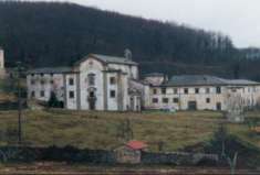 Foto Antica e storica abbazia nelle campagne di Firenze