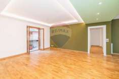 Foto Appartamento in vendita a Aci Catena - 4 locali 130mq