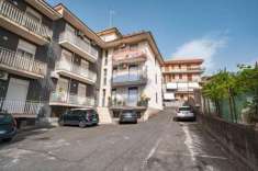 Foto Appartamento in vendita a Aci Catena - 4 locali 96mq