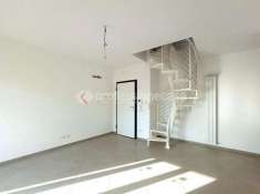 Foto Appartamento in vendita a Aprilia - 3 locali 80mq