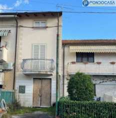 Foto Appartamento in vendita a Camaiore - 2 locali 85mq