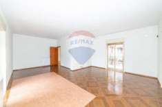 Foto Appartamento in vendita a Camporotondo Etneo - 6 locali 166mq