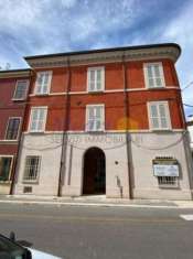Foto Appartamento in vendita a Cesena - 2 locali 74mq