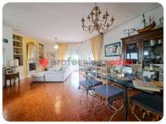 Foto Appartamento in vendita a Collesalvetti - 4 locali 150mq