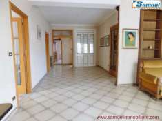 Foto Appartamento in vendita a Giarre - 5 locali 110mq