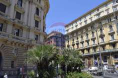 Foto Appartamento in vendita a Napoli - 5 locali 175mq