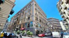 Foto Appartamento in vendita a Napoli - 8 locali 200mq