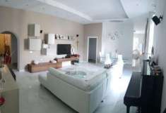 Foto Appartamento in vendita a Pozzuoli - 5 locali 173mq
