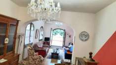 Foto Appartamento in vendita a Prato - 8 locali 150mq