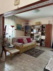 Foto Appartamento in vendita a Ravenna - 8 locali 162mq