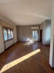 Foto Appartamento in vendita a Reggio Emilia - 6 locali 155mq