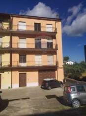 Foto Appartamento in vendita a Roggiano Gravina - 5 locali 160mq