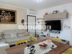 Foto Appartamento in vendita a Rosignano Marittimo - 6 locali 157mq