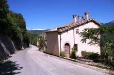 Foto Appartamento in vendita a Sant'Anatolia Di Narco