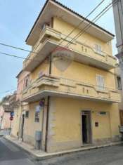 Foto Appartamento in vendita a Santa Croce Camerina - 8 locali 129mq