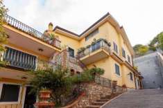 Foto Appartamento in vendita a Taormina - 5 locali 180mq