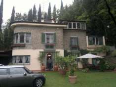 Foto Arezzo, panoramica dominante vendesi villa 8 vani - 200 Mq. ca.