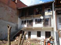 Foto Borgomasino - centro pese, rustico con cortile privato
Nel centro del paese, si propone casa disposta su due piani da ristrutturare. Piano terra due c