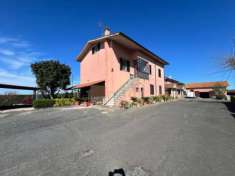 Foto Casa di campagna in Via Angelo Signorelli