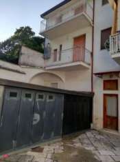 Foto Casa indipendente con terreno terreno in centro abitato