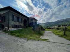 Foto Casa indipendente in vendita a Borgo A Mozzano - 17 locali 453mq