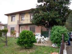 Foto Casa indipendente in vendita a Bucine - 6 locali 250mq