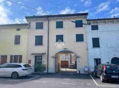 Foto Casa indipendente in vendita a Castelnuovo Del Garda