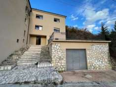 Foto Casa indipendente in vendita a Fagnano Alto - 7 locali 200mq