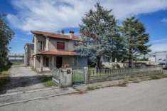 Foto Casa indipendente in vendita a Ferrara - 13 locali 380mq