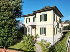 Foto Casa indipendente in Vendita a Lucca via barsanti e matteucci