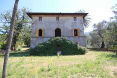 Foto Casa indipendente in Vendita a Lucca Via del Cimitero di Vicopelago