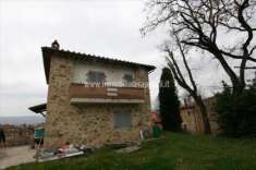 Foto Casa indipendente in vendita a Lucignano - 8 locali 214mq