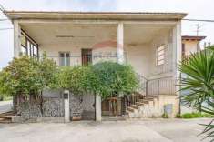 Foto Casa indipendente in vendita a Miglianico - 6 locali 252mq