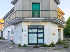 Foto Casa indipendente in vendita a Pescara - 10 locali 417mq