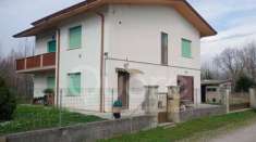 Foto Casa indipendente in vendita a Rivignano Teor - 7 locali 270mq