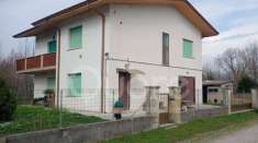 Foto Casa indipendente in vendita a Rivignano Teor