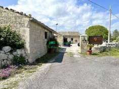 Foto Casa indipendente in vendita a Rosolini - 10 locali 600mq