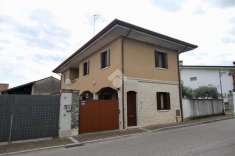 Foto Casa indipendente in vendita a Santa Maria La Longa