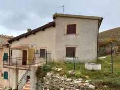 Foto Casa indipendente in vendita a Serravalle Di Chienti