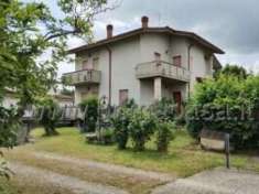 Foto Casa indipendente in vendita a Villafranca Di Verona - 8 locali 210mq
