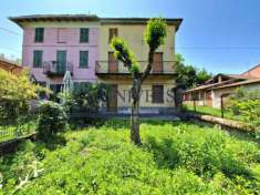 Foto CASA INDIPENDENTE SU QUATTRO LIVELLI CON GIARDINO PRIVATO E MAGAZZINI