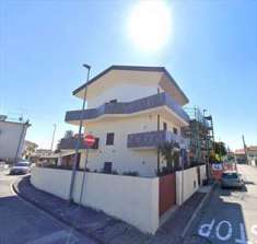 Foto Casa singola in Vendita, pi di 6 Locali, 152 mq, Empoli