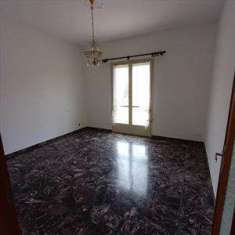 Foto Casa singola in Vendita, pi di 6 Locali, 3 Camere, 200 mq (SEBO