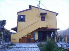 Foto Casa singola in Vendita, pi di 6 Locali, 3 Camere, 224 mq (VENT