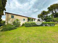 Foto Casale in Vendita, pi di 6 Locali, 320 mq (Lucca)