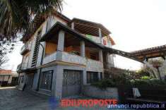 Foto Edilproposte Limbiate propone in vendita villa