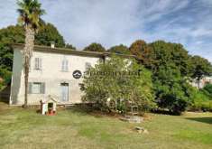 Foto Fossombrone splendida casa completamente indipendente con vista panoramica sul colle dei cappuccini e le colline circostanti. situata a ridosso della