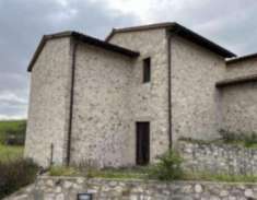 Foto Immobile in asta di 1140 m in vendita a Avigliano Umbro