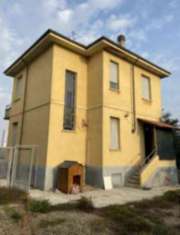 Foto Immobile in asta di 140 m con 4 locali in vendita a Borgo San Martino