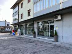 Foto Locale commerciale in vendita a Cesena, San Vittore